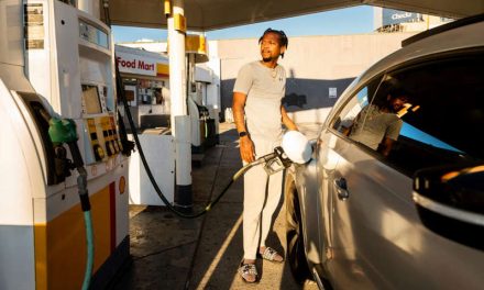 Bajan los precios de la gasolina en Estados Unidos