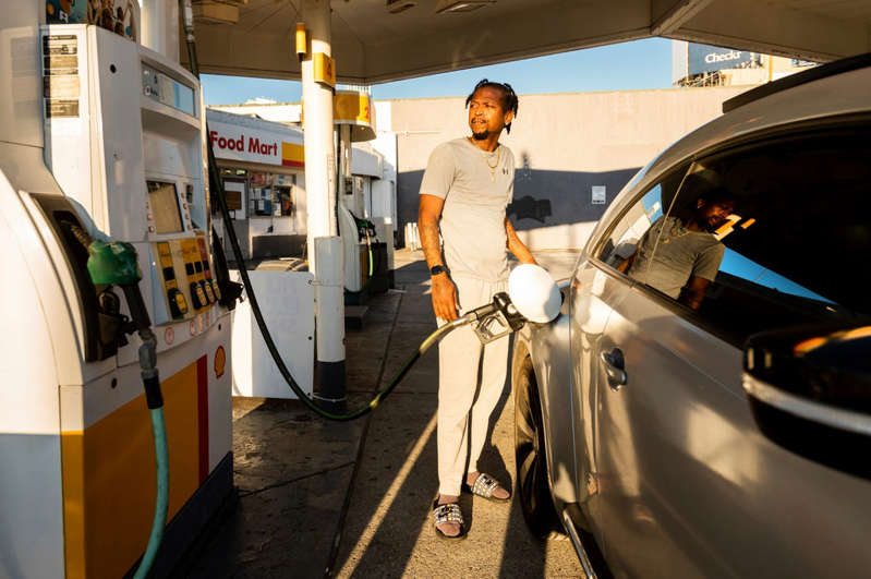 Bajan los precios de la gasolina en Estados Unidos