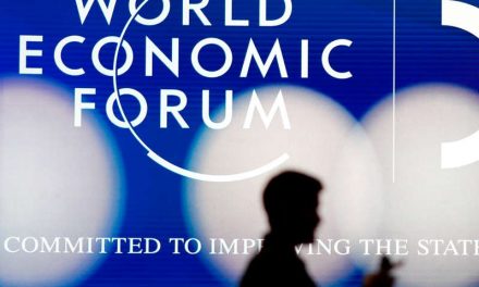 Foro de Davos posterga su reunión una vez más