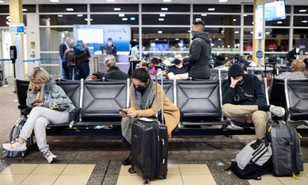 Aumentan vuelos cancelados por United Airlines y Delta en Nochebuena y Navidad