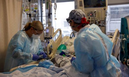 Estados Unidos destina 1.000 trabajadores sanitarios del Ejército a hospitales, dice la Casa Blanca