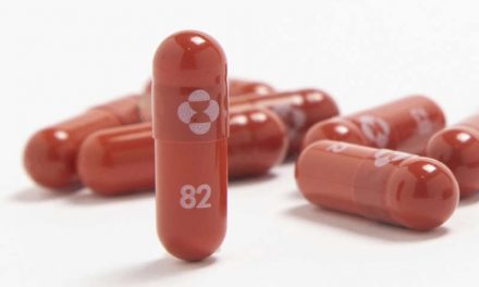 Píldoras contra COVID-19 escasean ante alza de ómicron