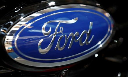 El valor en el mercado de Ford supera los 100,000 millones dólares por primera vez