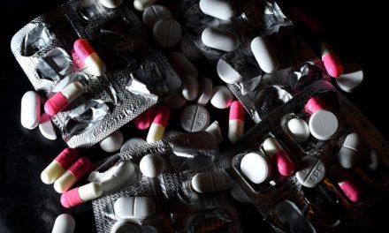 La ola de ómicron ha provocado escasez de paracetamol e ibuprofeno