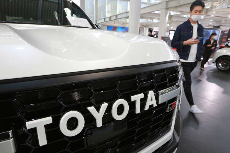 Escasez de autopartes afecta producción de Toyota en Japón