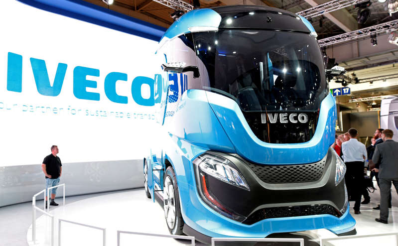 Italiana Iveco se convierte en un fabricante de camiones independiente, sus acciones se desploman