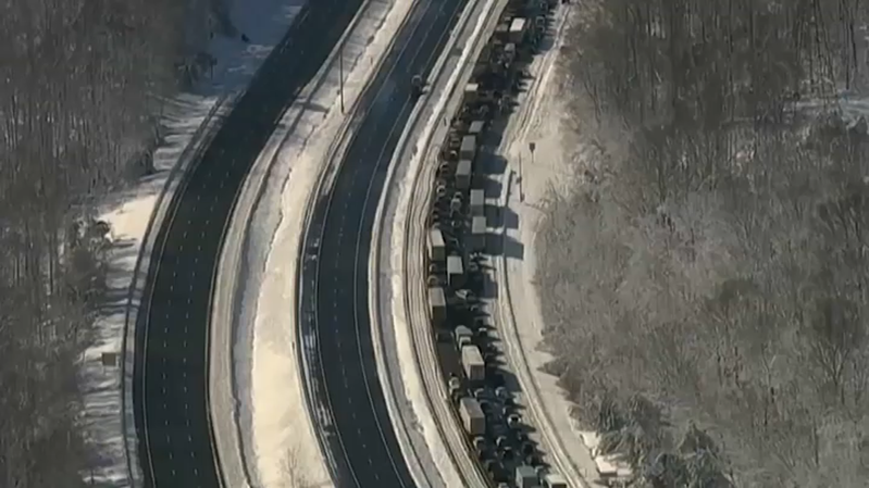 Conductores quedan varados por casi 30 horas en I-95 de Virginia tras intensa nevada