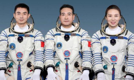 China contempla enviar misión tripulada a la Luna dentro de cinco años