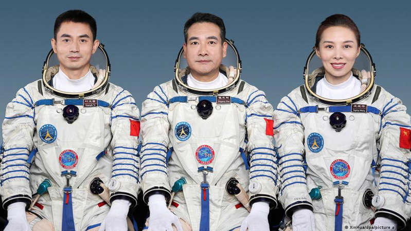 China contempla enviar misión tripulada a la Luna dentro de cinco años