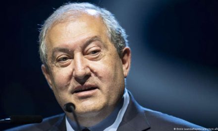 Renuncia el presidente de Armenia ante su inoperancia política en la práctica