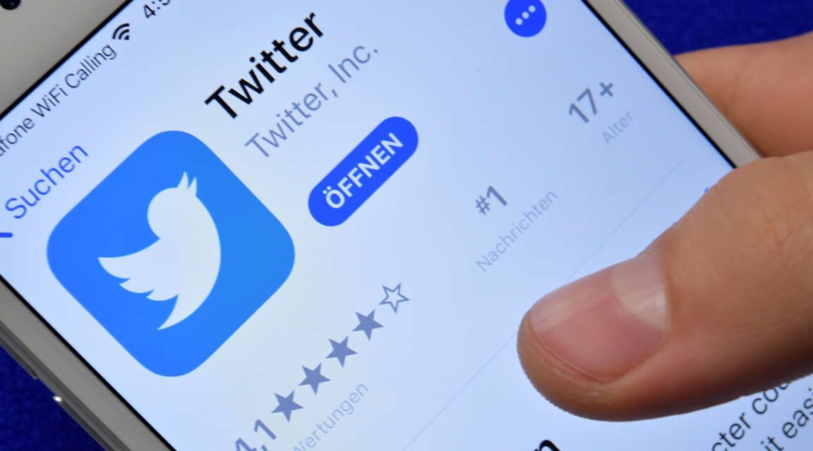 Twitter redujo sus pérdidas el año pasado, pero siguió con 221 millones de dólares en rojo