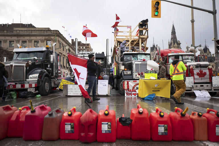 Canadá: Manifestantes aceptan reabrir puente fronterizo
