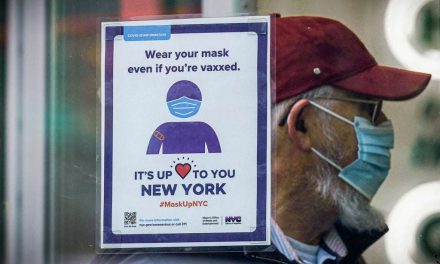Nueva York pone fin al uso obligatorio de mascarillas