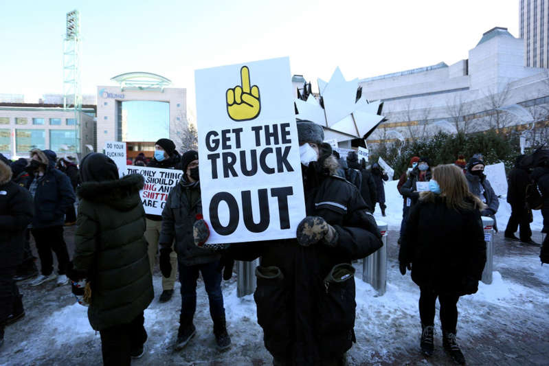 Alcalde canadiense discute con Ted Cruz, quien animó a los camioneros a dejar sin suministros al país