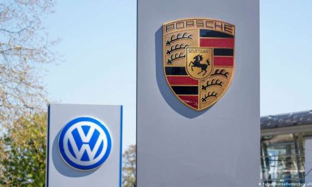 Volkswagen, en discusiones para introducir Porsche en Bolsa