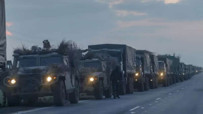 Rusia ataca Ucrania: las tropas se acercan a Kiev y combate en Chernóbil