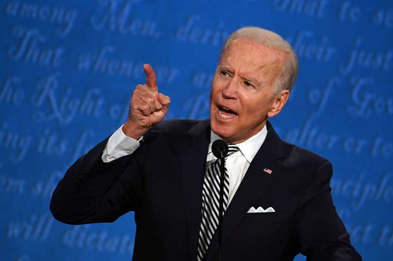 Joe Biden firma una orden para brindar asistencia militar de $600 millones a Ucrania