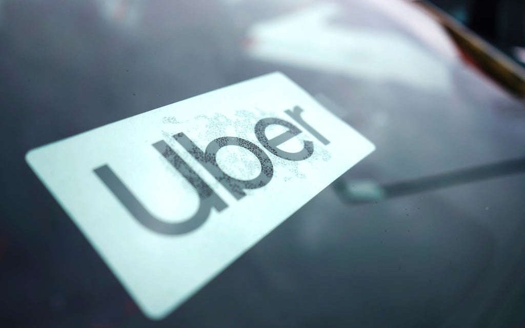 Uber sube tarifas en EEUU por aumento del precio de gasolina