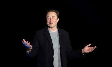 Elon Musk se burla de Rusia después de que dijo que dejará de vender motores de cohetes a Estados Unidos