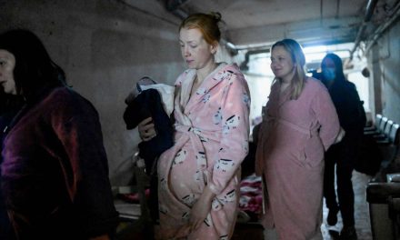 Padres obligados a abandonar a sus bebés prematuros en hospital durante ataques a Ucrania