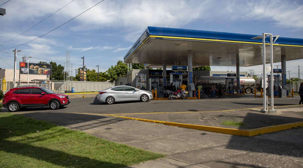 Nicaragua congela el precio de los combustibles en más de 4 dólares por galón