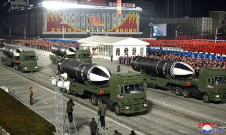 Corea del Norte prueba un nuevo tipo de misil balístico intercontinental en plena escalada bélica