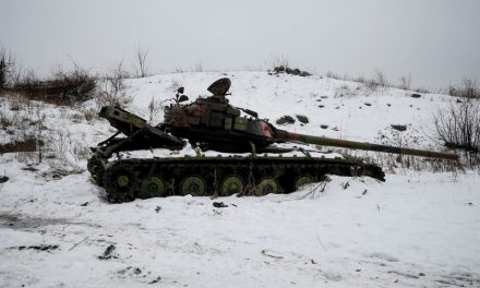 Funcionario estadounidense afirma que avance ruso en Kyiv se “estancó”; hay unidades “rindiéndose sin pelear”