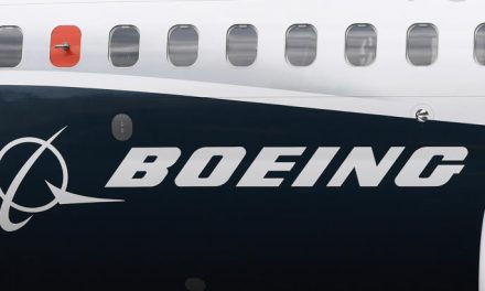 Boeing pierde 660 millones por aviones presidenciales negociados por Trump