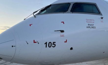 Toda la tripulación de un vuelo canadiense encarcelada tras informar sobre un paquete de cocaína en el avión