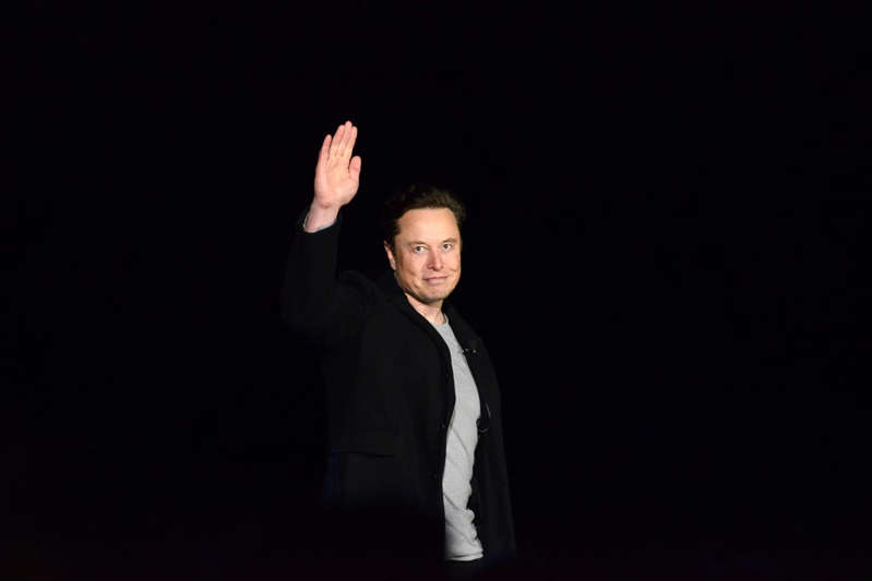 Accionistas de Tesla piden a juez silenciar a Musk