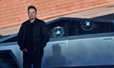Musk dice que Tesla tendrá taxis robot en 2 años. ¿Dónde hemos escuchado eso antes?