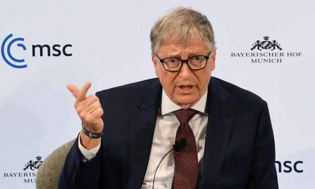 Bill Gates dice que riesgo de nuevas variantes covid significaría que “no hemos visto lo peor” de la pandemia
