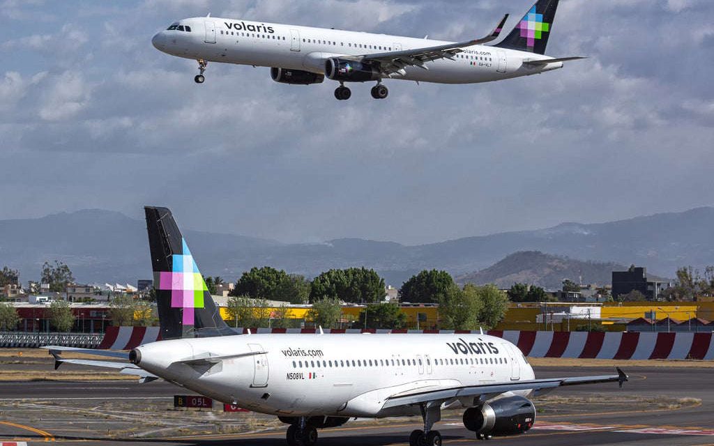México: avión suspende aterrizaje justo a tiempo para evitar una colisión con otro avión en la pista