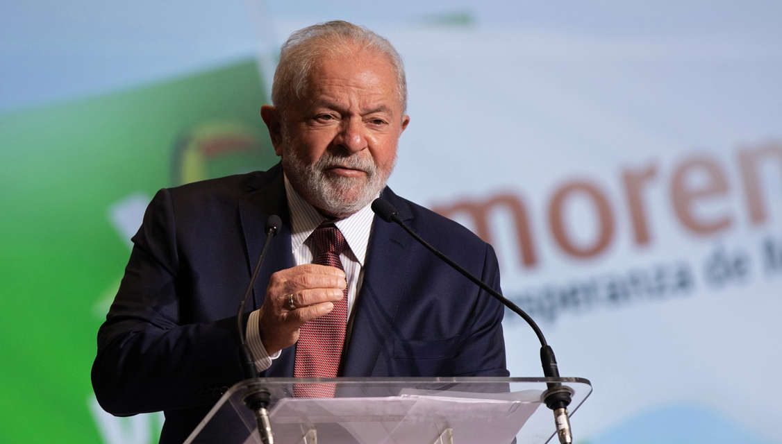 La diferencia entre Lula y Bolsonaro en los sondeos de intención voto cayó seis puntos