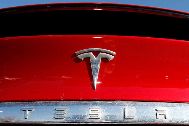 Tesla tuvo que llamar a revisión miles de coches porque sus pantallas se sobrecalientan
