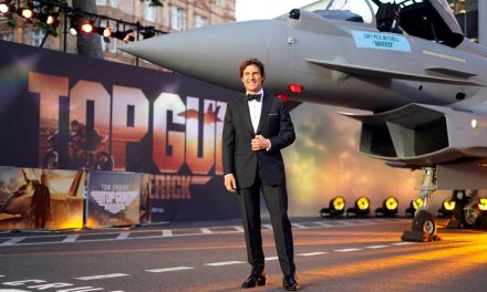 “Top Gun” y Tom Cruise vuelven a la zona de peligro