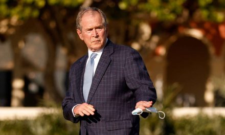 FBI frustra complot para asesinar al expresidente George W. Bush y arrestan a iraquí