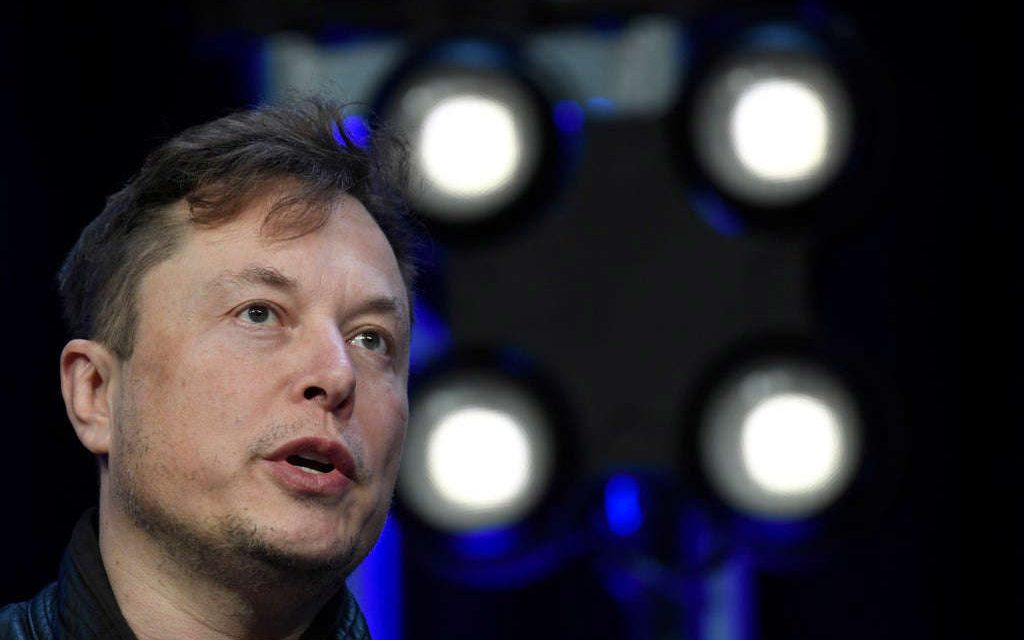 Elon Musk perdió US$10 mil millones en un día tras surgimiento de acusación de conducta sexual inapropiada