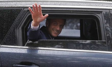 Francia: Macron pierde la mayoría absoluta en elecciones de asamblea legislativa
