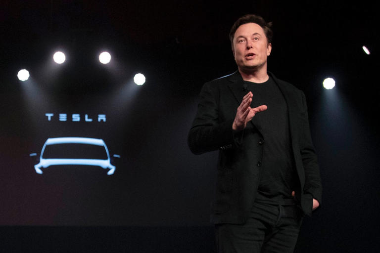 Musk vende casi $7.000 millones en acciones de Tesla