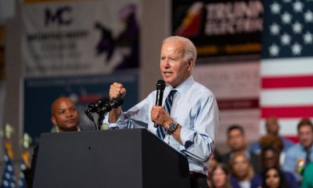 Joe Biden compara el movimiento Maga de Trump con el “semifascismo”