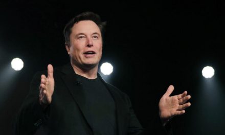 Musk aduce ahora caso de denunciante para no comprar Twitter