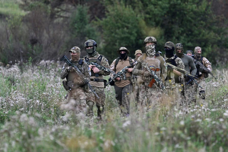 Rusia confirma retirada ante ofensiva relámpago de Ucrania que recuperó la ciudad de Izium
