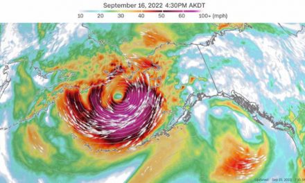 Alaska se enfrenta a su tormenta más fuerte en más de una década