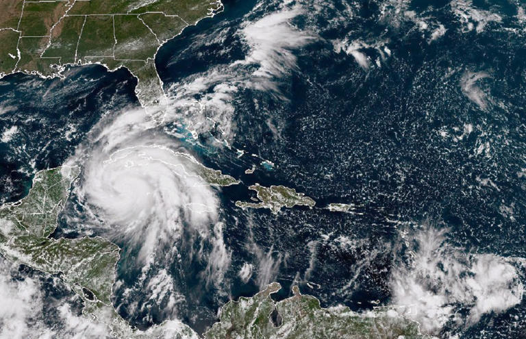 Huracán Ian: más de 300,000 evacuaciones obligatorias son ordenadas en Tampa Bay, Florida