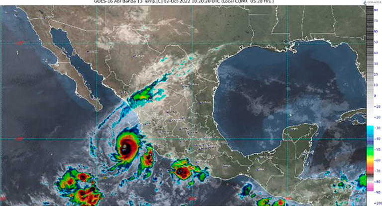 México en alerta máxima por huracán Orlene categoría 4