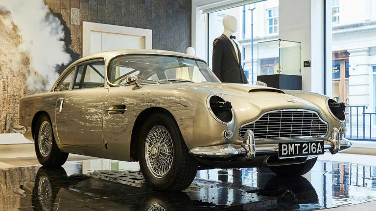 Aston Martin DB5 de James Bond, subastado por 3,25 millones de euros