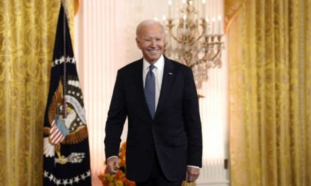 El presidente de Estados Unidos, Joe Biden, organiza la fiesta más grande de Diwali jamás celebrada en la Casa Blanca