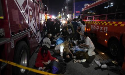 Más de 140 muertos en estampida humana en Seúl