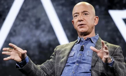 Jeff Bezos anuncia que regalará su fortuna de $124 mil millones.